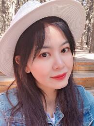 陈欣苗，党员，讲师，硕士，毕业于吉林财经大学马克思主义基本原理专业。2007年10月来校，现任思想道德与法治教研室副主任，承担“思想道德与法治”“中国近现代史纲要”“形势与政策”和“学习筑梦”等课程的教学任务。参与省级教科研项目1项，省级大学生创业项目2项，参与省级教科研项目1项，校级科研项目2项。先后发表省级以上论文2篇。2018年荣获吉林省高校思想政治理论课“精彩一课”大赛三等奖。