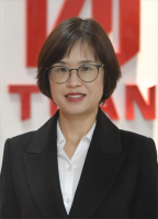 张。吃，讲师，硕士，毕业于吉林大学中国哲学专业。2011年9月来校，现任马克思主义基本原理教研室副主任，承担“马克思主义基本原理”、“形势与政策”和“政治拓展”等课程的教学工作。主持省级教科研项目2项，省级大学生创业项目1项，参与省级教科研项目1项，主持校级科研项目1项。先后发表省级以上论文7篇。2018年荣获吉林省高校思想政治理论课“精彩教案、精彩课件”大赛二等奖，2019年荣获“校优秀党务工作者”称号。