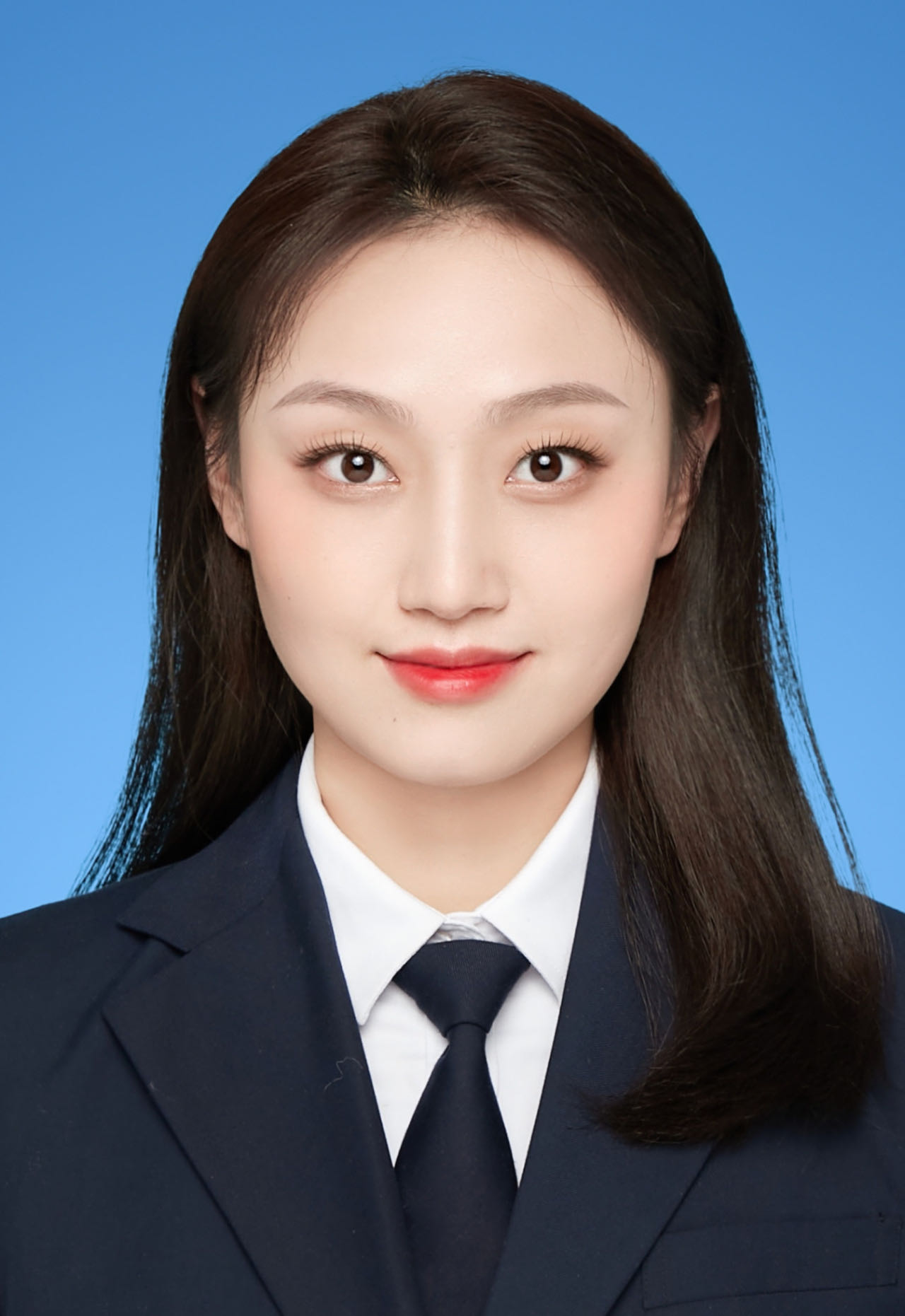 魏嘉莹，党员，助教，硕士，毕业于长春工业大学思想政治教育专业。2024年8月来校，承担“毛泽东思想和中国特色社会主义理论体系概论”“形势与政策”等课程的教学任务。发表省级期刊一篇。