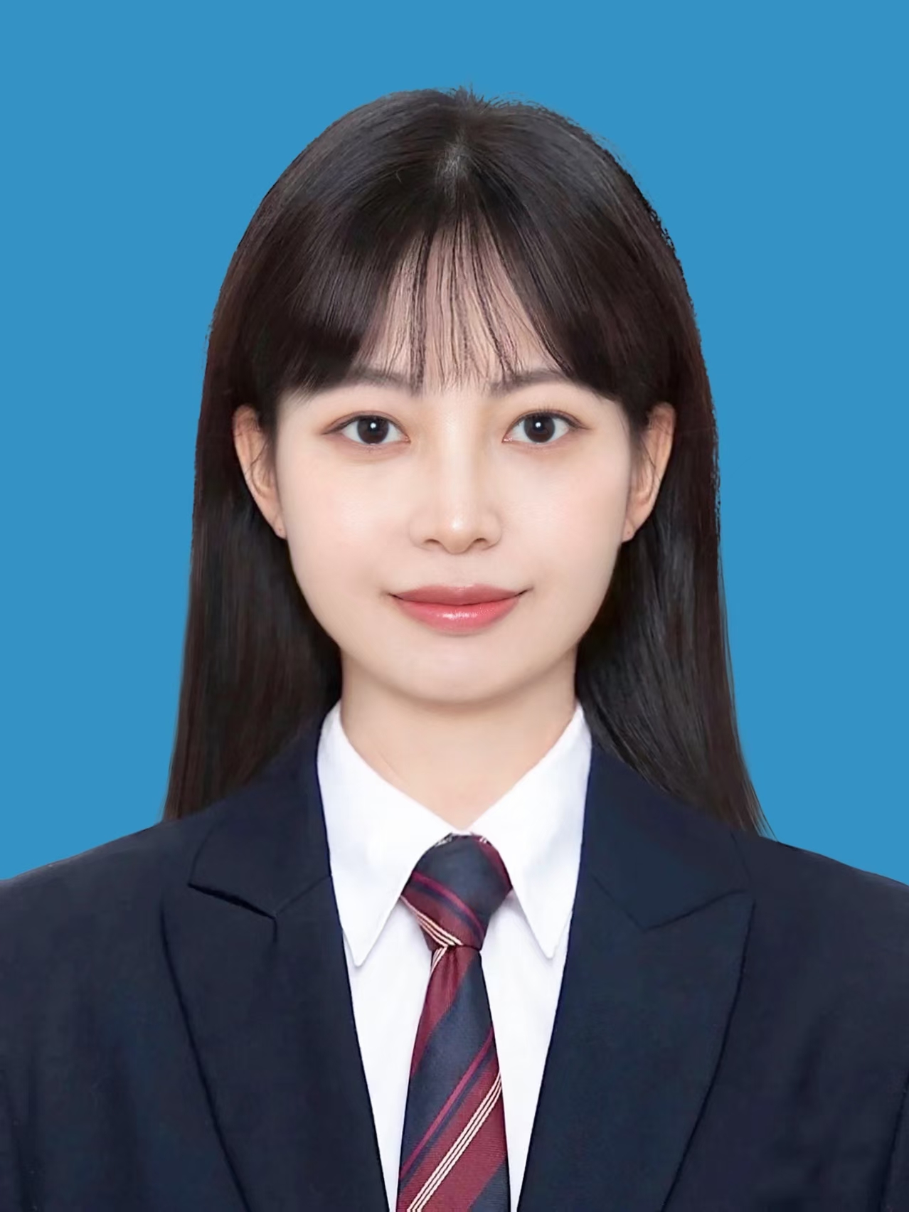 施慧颖，党员，助教，硕士，毕业于长春理工大学马克思主义理论专业。2024年8月来校，承担“马克思主义基本原理”课程的教学任务。参与省级课题1项，发表省级论文1篇。