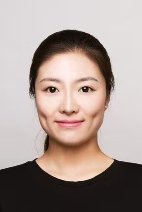 张章，党员，在读博士，毕业于东北师范大学新闻与传播专业，2023年9月来校，承担“中国近现代史纲要”课程的教学任务。